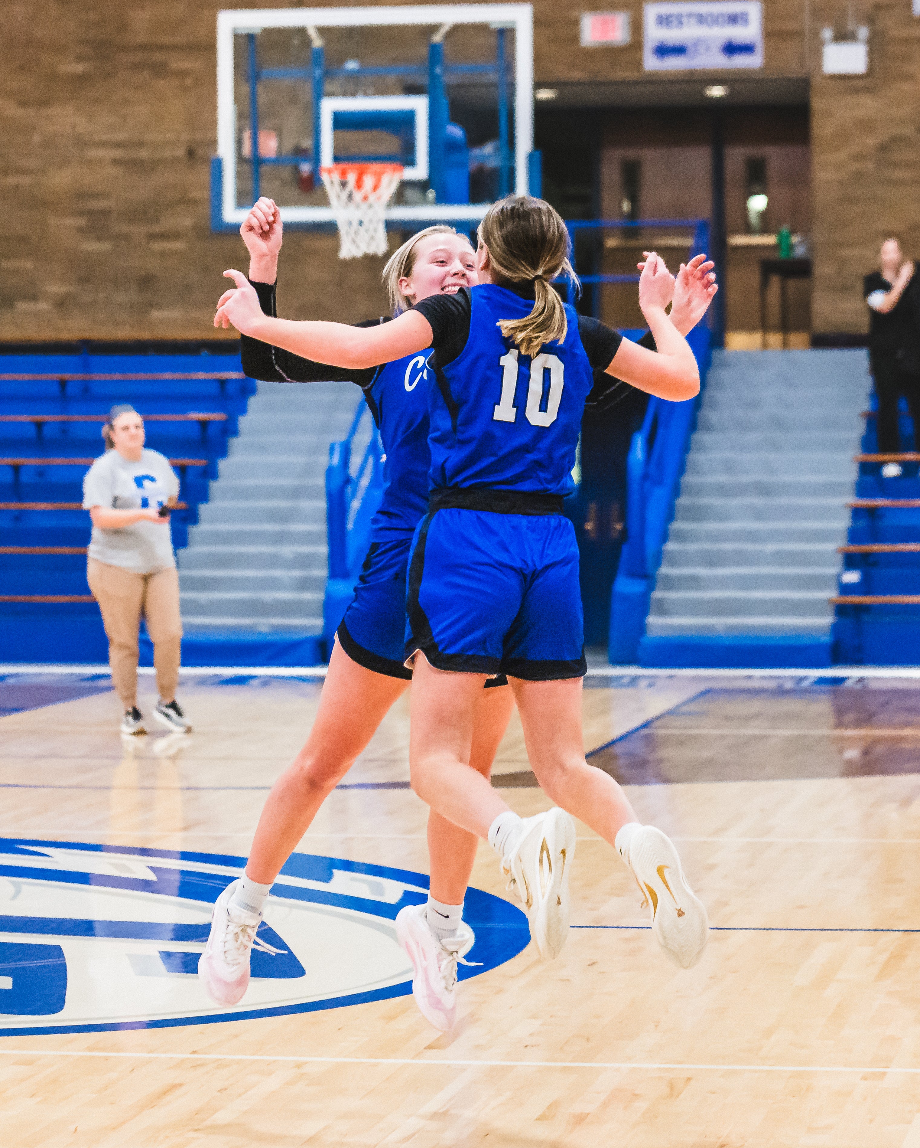 Lady Comets vs. Tri-Point | Regional Semifinal - Photopack